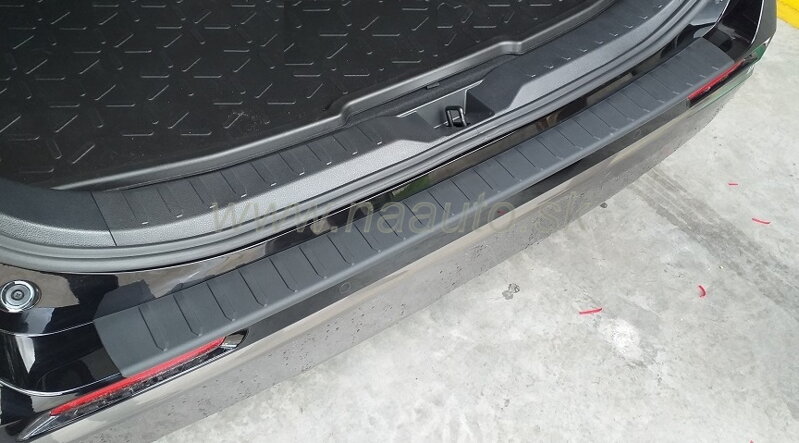Nášľap kufra Suzuki Across 20R suv